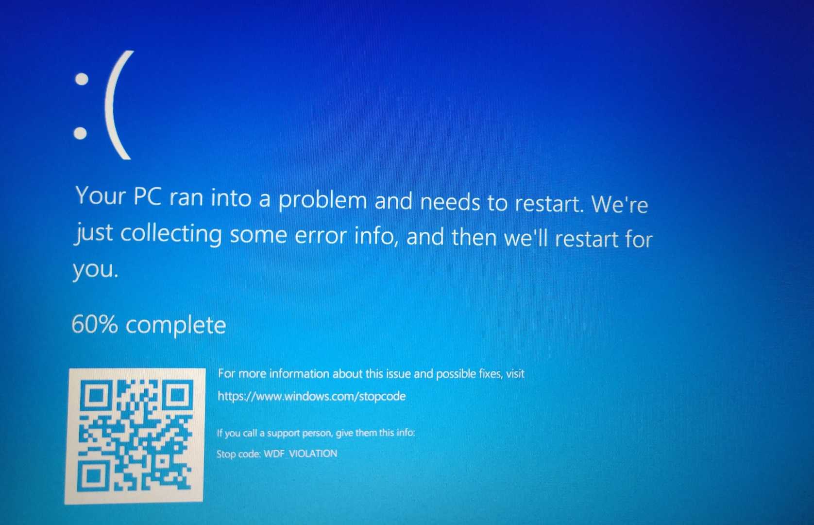 Windows 10 blue screen. Экран смерти Windows 10. Синий экран виндовс 10 1920 1080. Синий экран смерти Windows 10. Голубой экран смерти Windows 10.